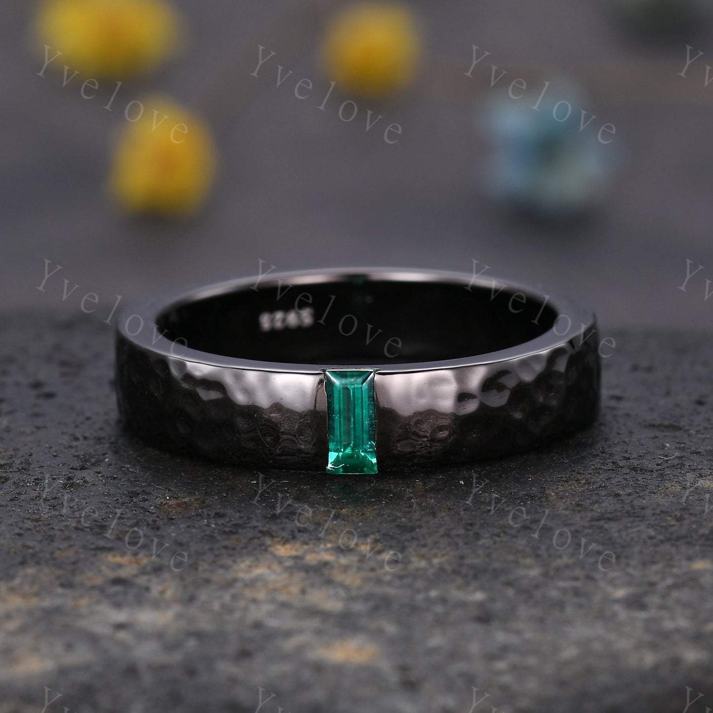 Custom order for Nate,main stone emerald, smooth band,18k black gold