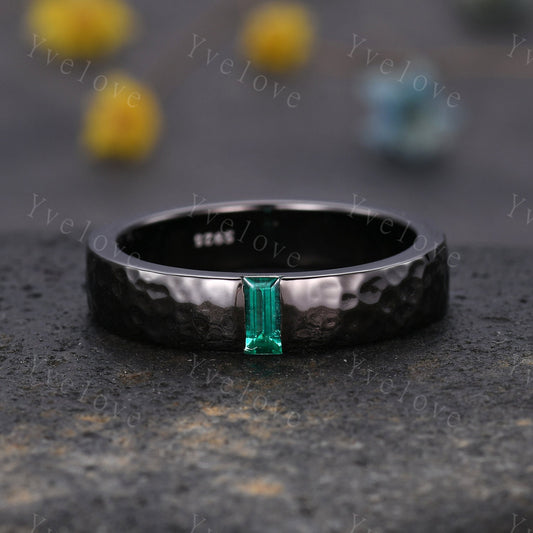 Custom order for Nate,main stone emerald, smooth band,18k black gold