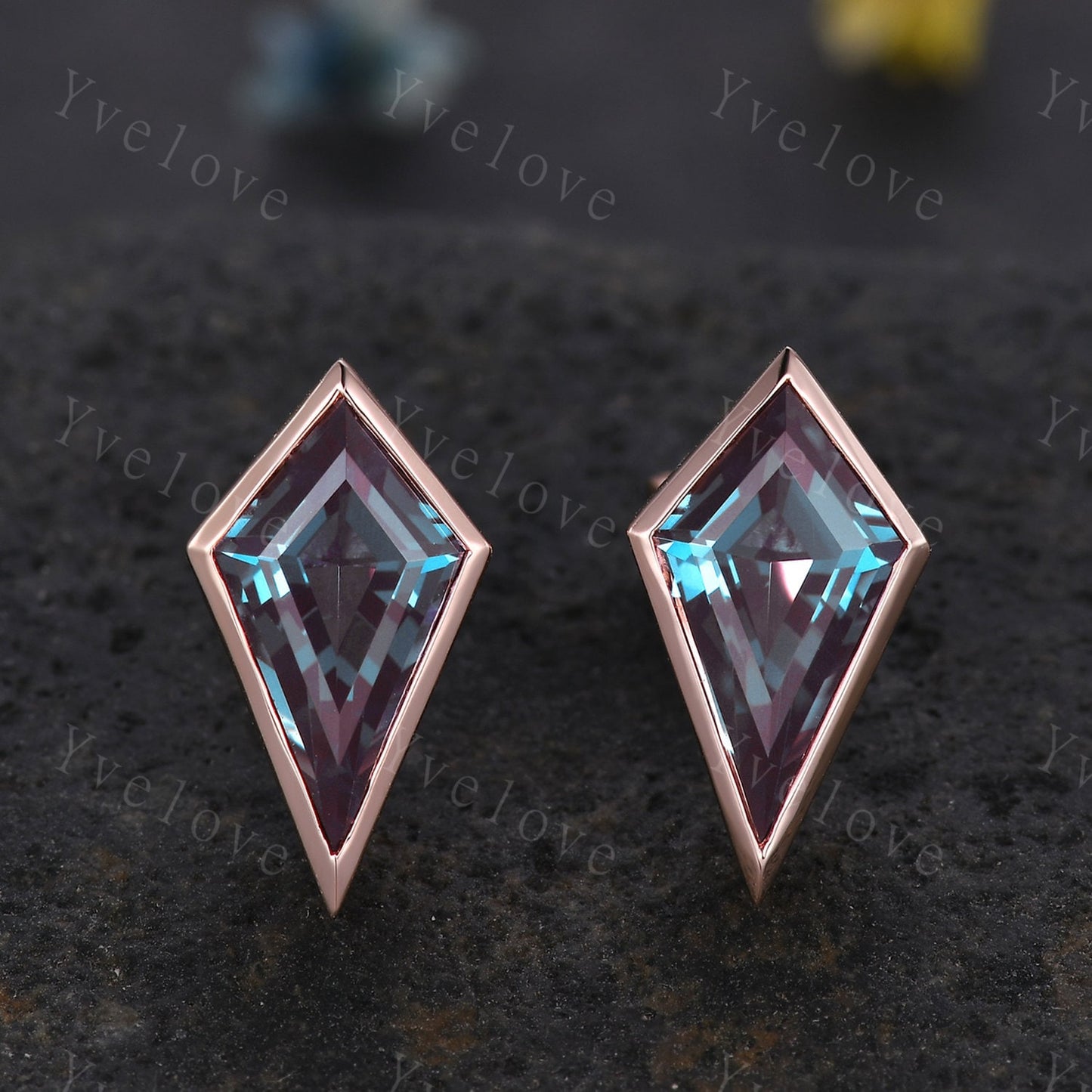 Custom order for Travis, 4x6mm kite cut alexandrite, 14k rose gold