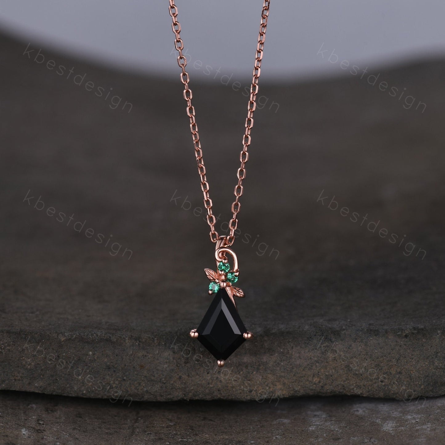 Kite cut natural black onyx necklace vintage women yellow gold necklace unique leaf emerald pendant antique art deco bridal promise gift