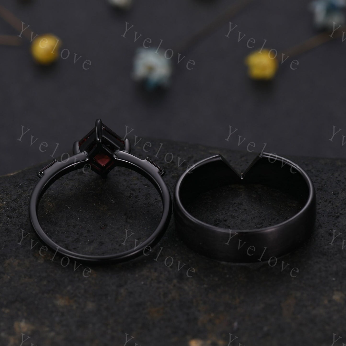 Vintage lozenge Garnet Couples Ring Black Gold Matching Ring Set His and Hers Wedding Band Promise Ring For Men For Women Natural Gemstone