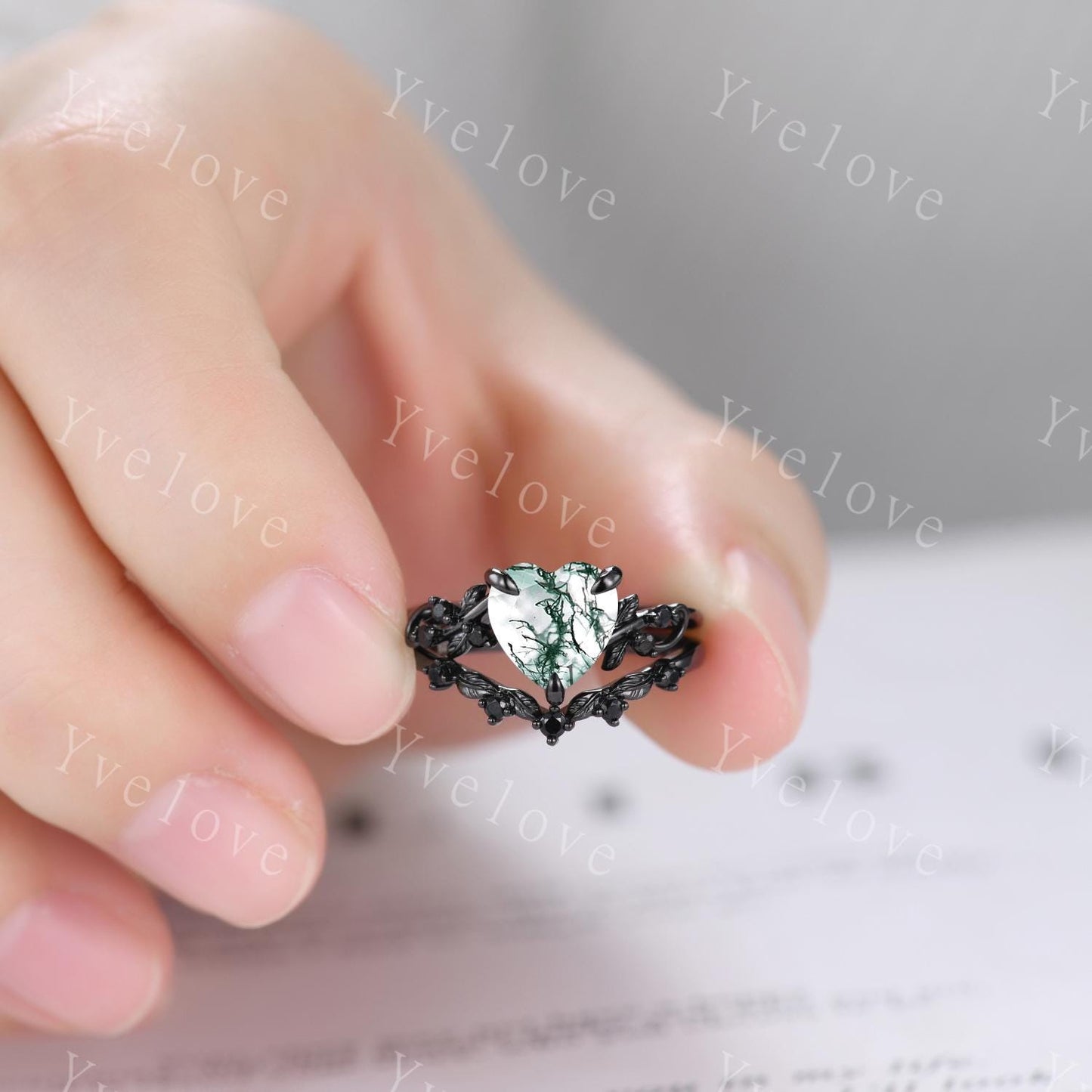 Heart Moss Agate Ring,Gothic Black Twig Vine Leaf Branch Ring,Vintage Natural Agate Bridal Set Anniversary Gift,Black Gold Wedding Band Set