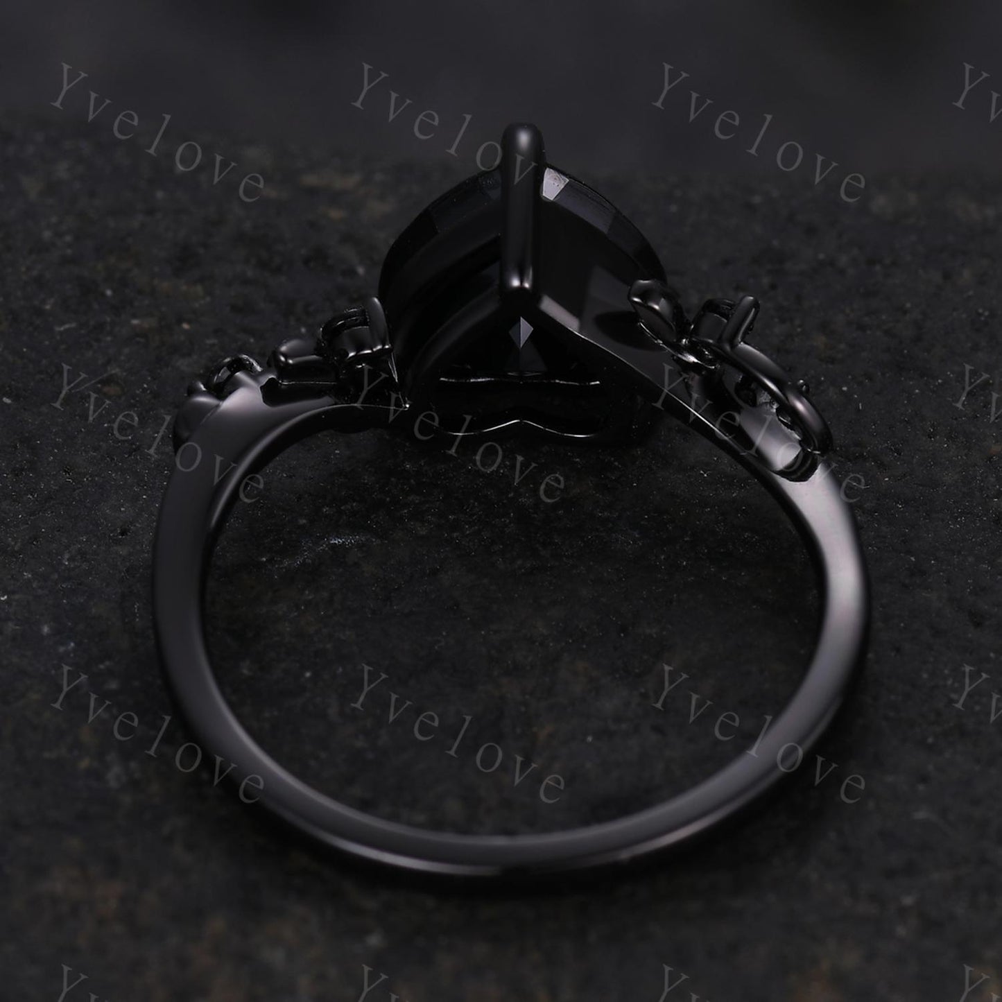 8mm Heart Shape Red Ruby Ring,Vintage Twig Vine Leaf Ring,Antique Ruby Bridal Promise Ring Natural Inspired Black Onyx Black Gold Ring Gift