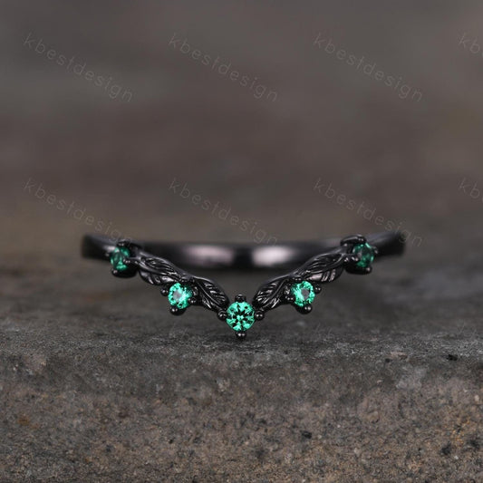 Vintage Curved Emerald Wedding Band Black Gold Stacking Band Unique Leaf Style Matching Band for Women Nature Inspired Ring Anniversary Gift