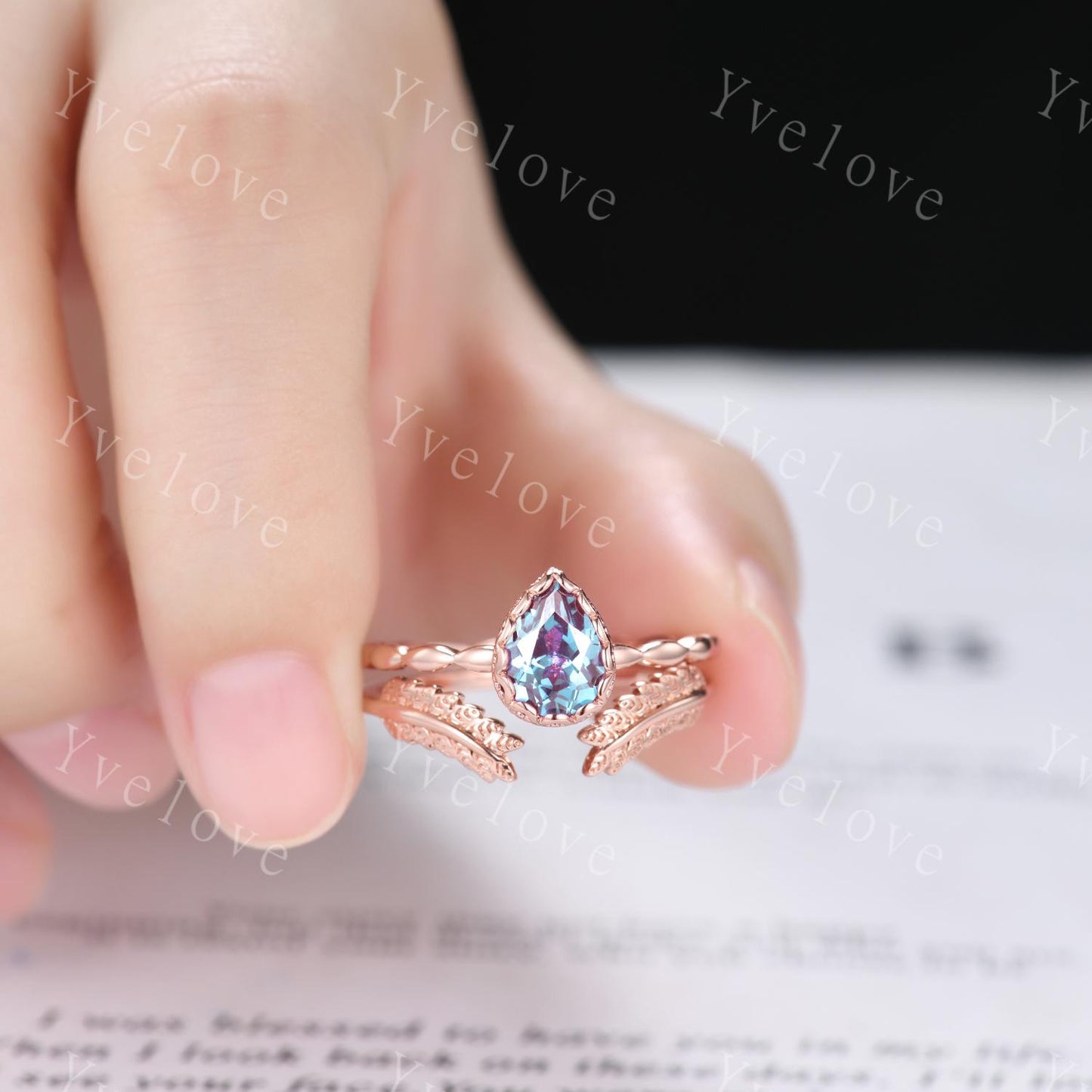 Vintage Pear Cut Alexandrite Engagement Ring Set Unique Leaf Twisted Design Ring Art Deco 14K Rose Gold Open Gap Band Bridal Set Customized