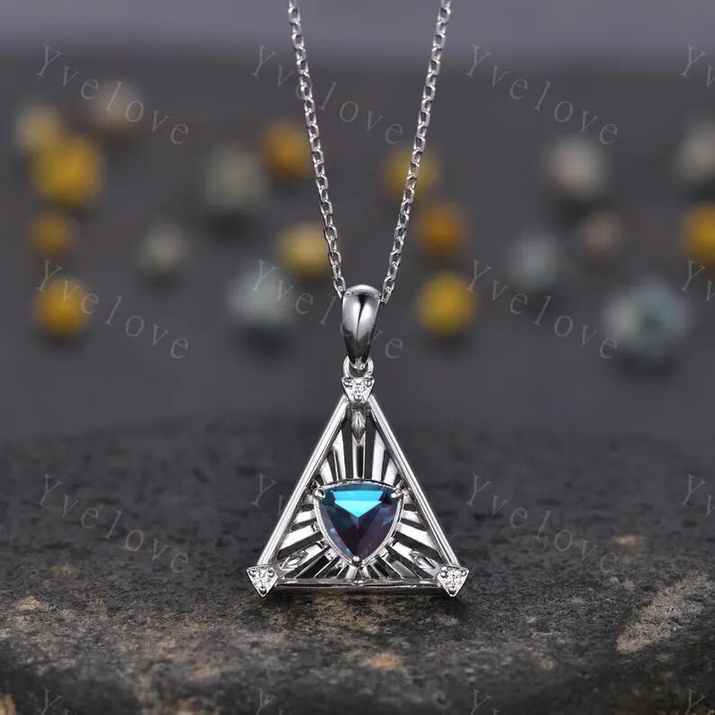 Gothic triangle cut alexandrite pendant black gold unique trillion shape alexandrite engagement necklace women retro wedding necklace gift