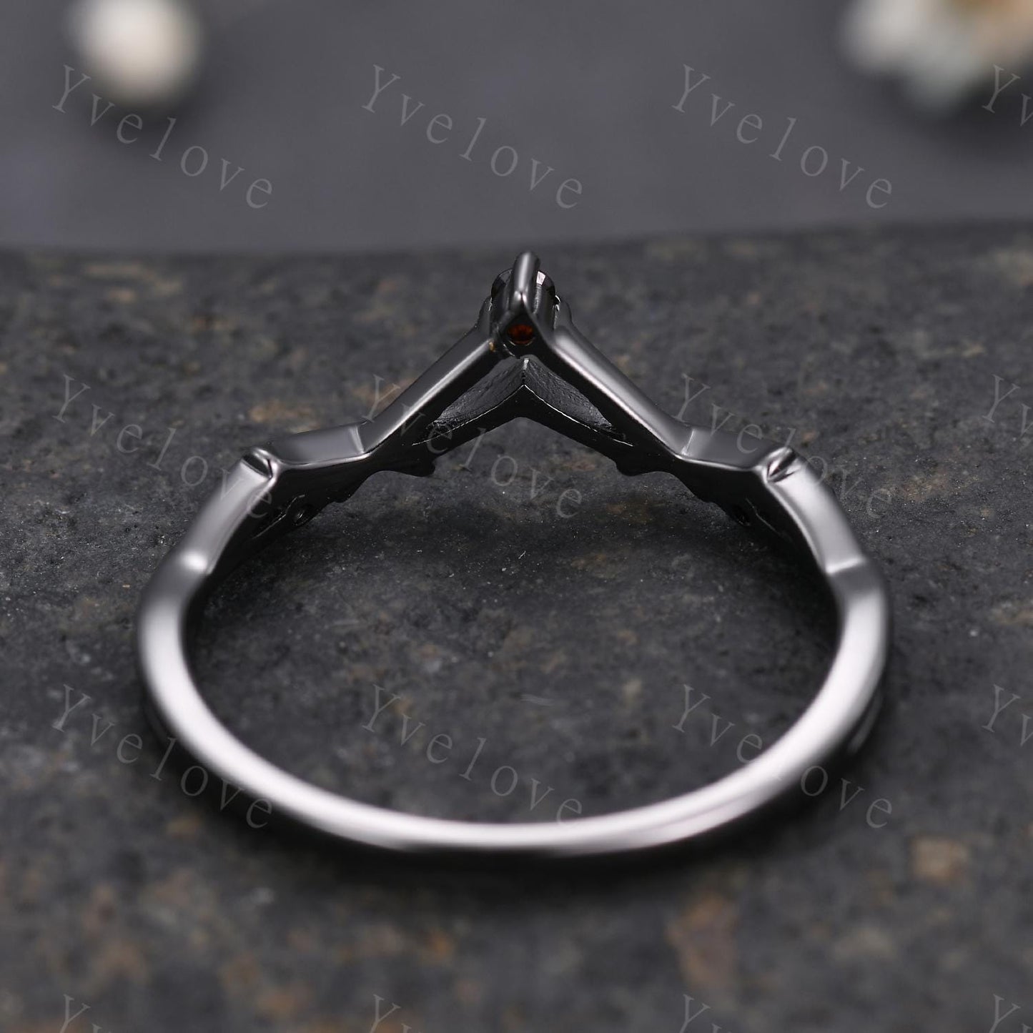 Minimalist Red Garnet Twig Engagement Ring,Twig Matching Band,Women Vine Band,Art Deco V Curved Branch Garnet Wedding Band,Black Gold Ring