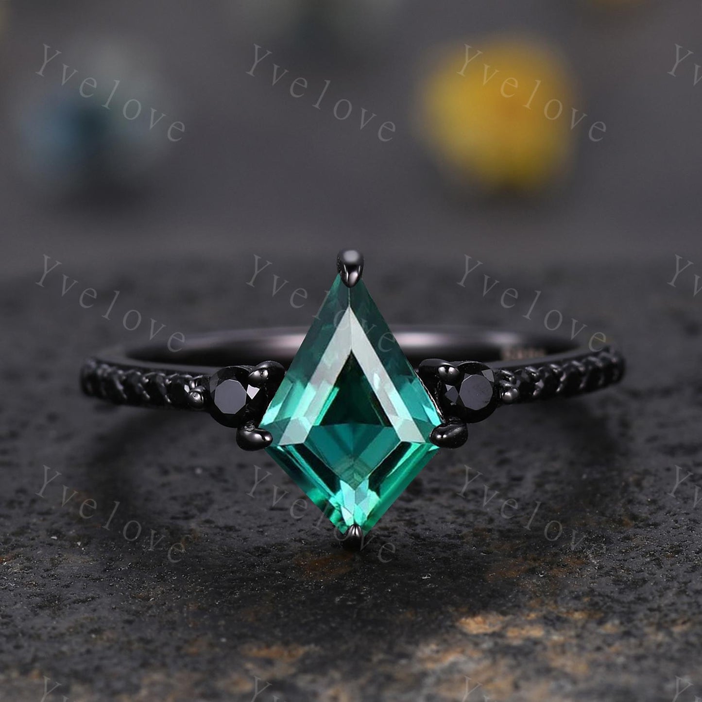 Retro Kite Cut Green Emerald Engagement Ring,Vintage Black Silver Ring Set,Unique Black Spinel Diamond Promise Ring Anniversary Birth Gift