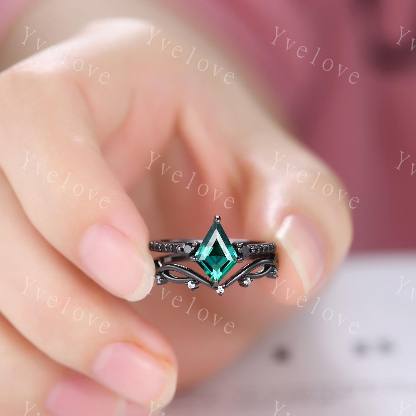 Retro Kite Cut Green Emerald Engagement Ring,Vintage Black Silver Ring Set,Unique Black Spinel Diamond Promise Ring Anniversary Birth Gift