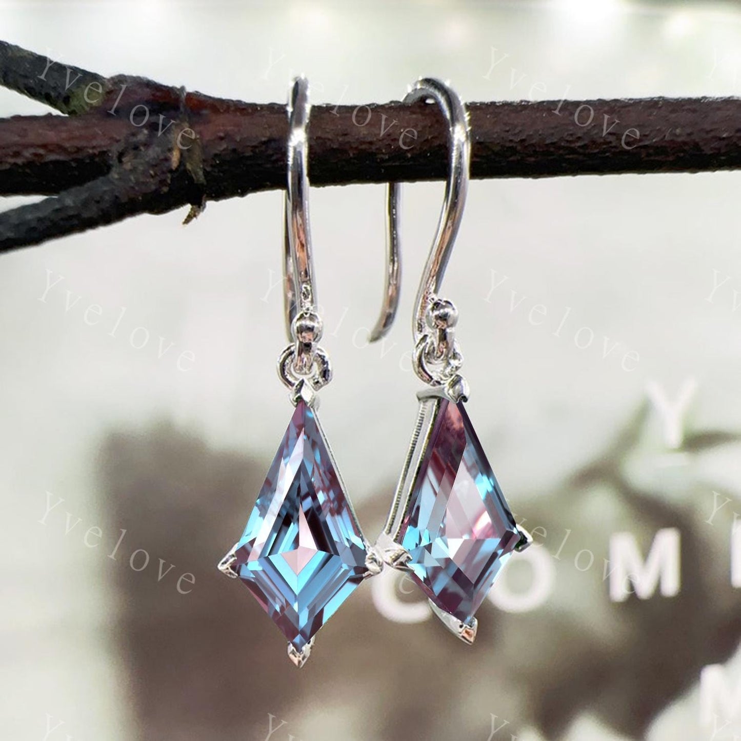 Vintage Kite cut Alexandirte earrings alexandrite jewelry unique earrings women art deco earring anniversary gift for her Birthday Gift