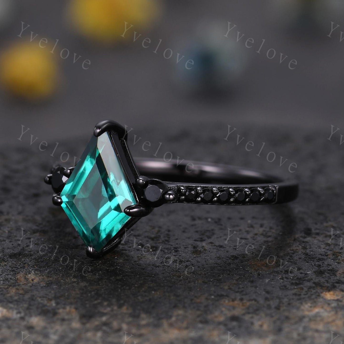Retro Kite Cut Green Emerald Engagement Ring,Vintage Black Silver Ring Set,Unique Black Spinel Diamond Promise Ring Anniversary Birth Gift