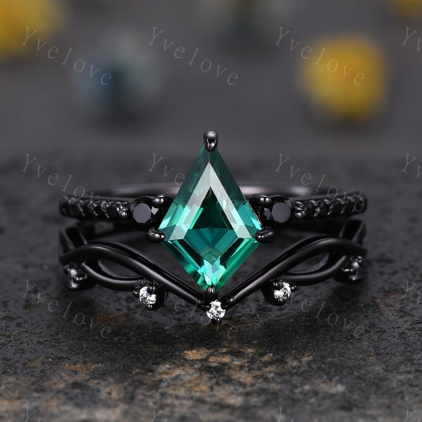 Retro Kite Cut Green Emerald Engagement Ring,Vintage Black Silver Ring Set,Unique Black Spinel Diamond Promise Ring Anniversary Birth Gift