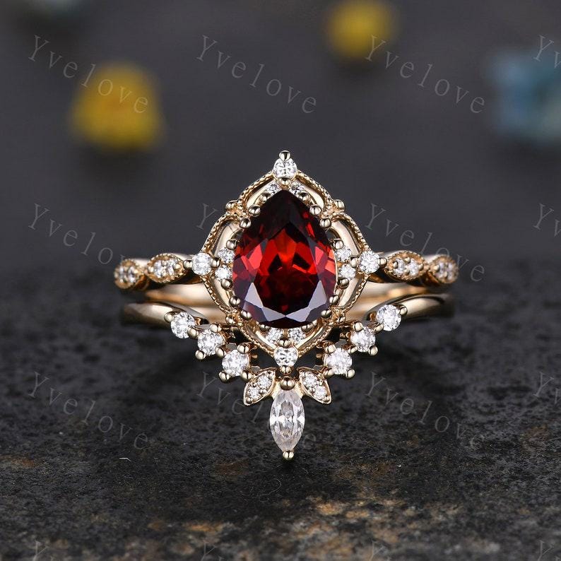 Vintage Red Garnet Engagement Ring Set,Teardrop Garnet Ring,14K Solid Gold Ring,Unique Women Moissanite Promise Ring For Her,January Gift