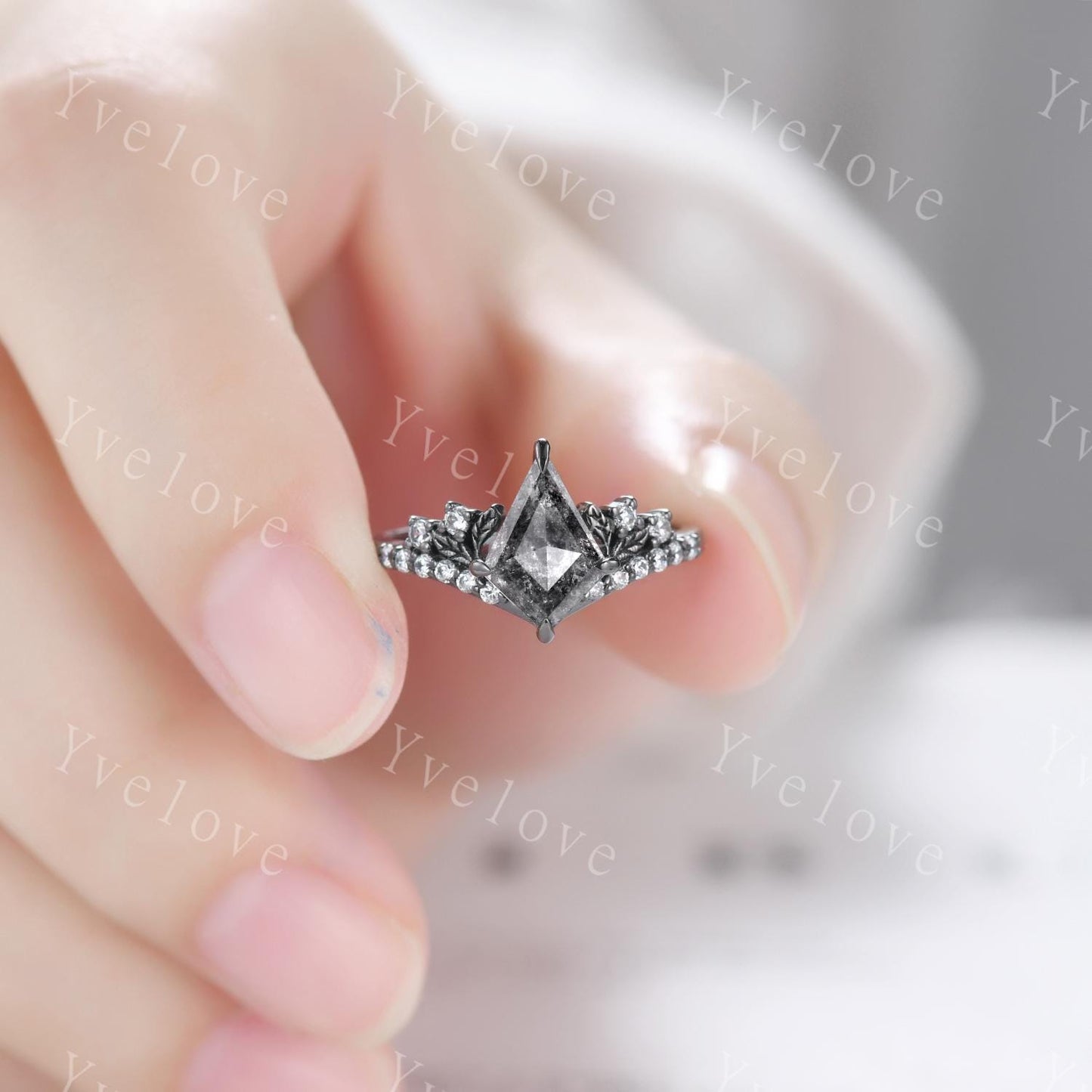 Retro Kite Salt Pepper Diamond Engagement Ring Set,Gothic Leaf Nature Inspired Black Gold Ring,Black Gem Diamond Bridal Ring Women Gift