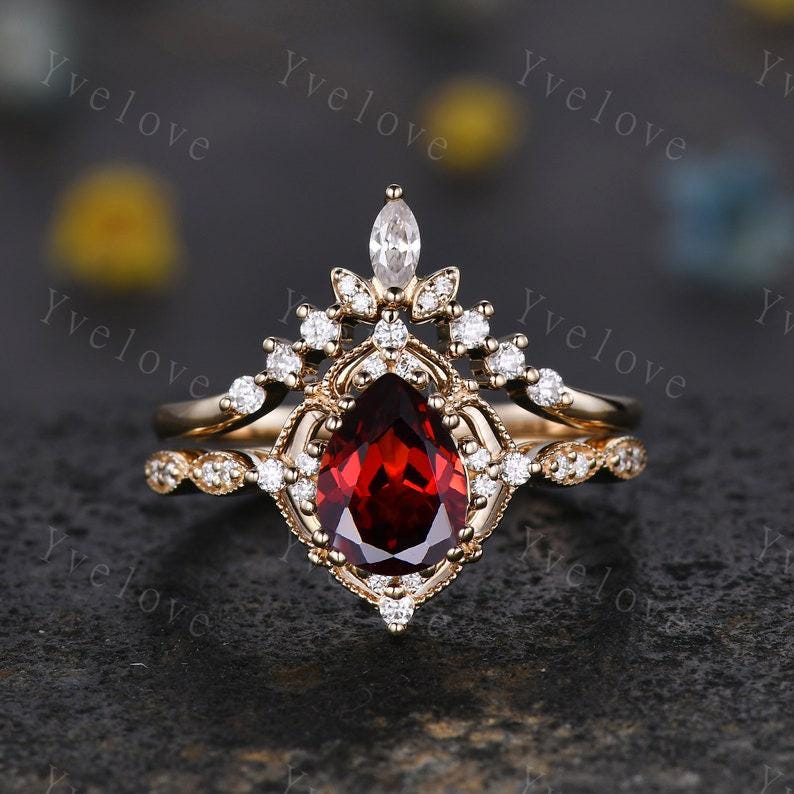 Vintage Red Garnet Engagement Ring,Pear Shape Red Garnte Ring,14K Solid Gold Ring,Unique Women Moissanite Promise Ring For Her,Handmade Gift
