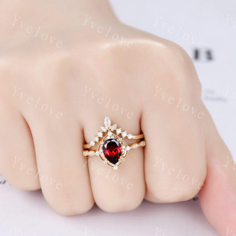 Vintage Red Garnet Engagement Ring,Pear Shape Red Garnte Ring,14K Solid Gold Ring,Unique Women Moissanite Promise Ring For Her,Handmade Gift