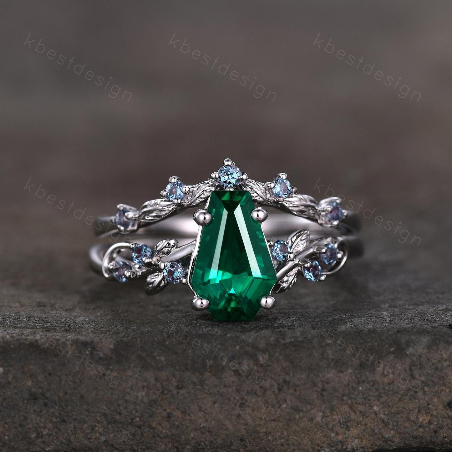 Vintage Coffin cut Emerald Engagement Ring Art Deco Branch Design Leaf Ring Alexandrite Stacking Band Unique Bridal Promise Ring Set