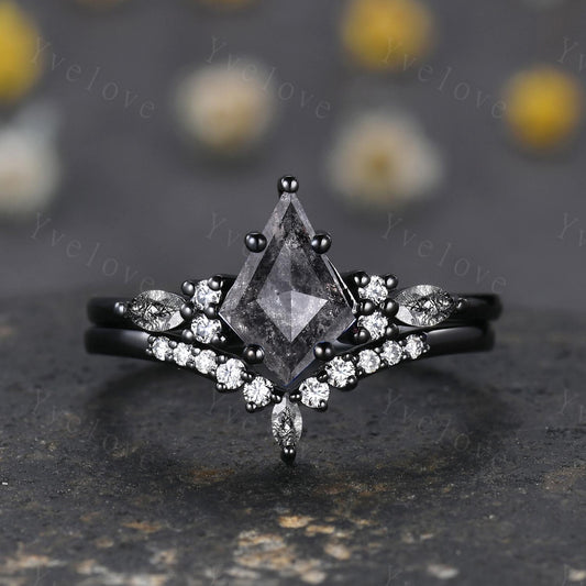 Dainty Kite Cut Salt and Pepper Diamond Engagement Ring Set Antique Black Gold Ring Black Rutilated Quartz Gems Bridal Set Promise Ring