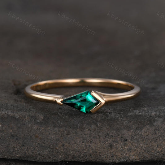 Vintage Emerald engagement ring kite cut ring 14k gold rings for women Minimalist anniversary bridal ring promise gift half bezel set ring