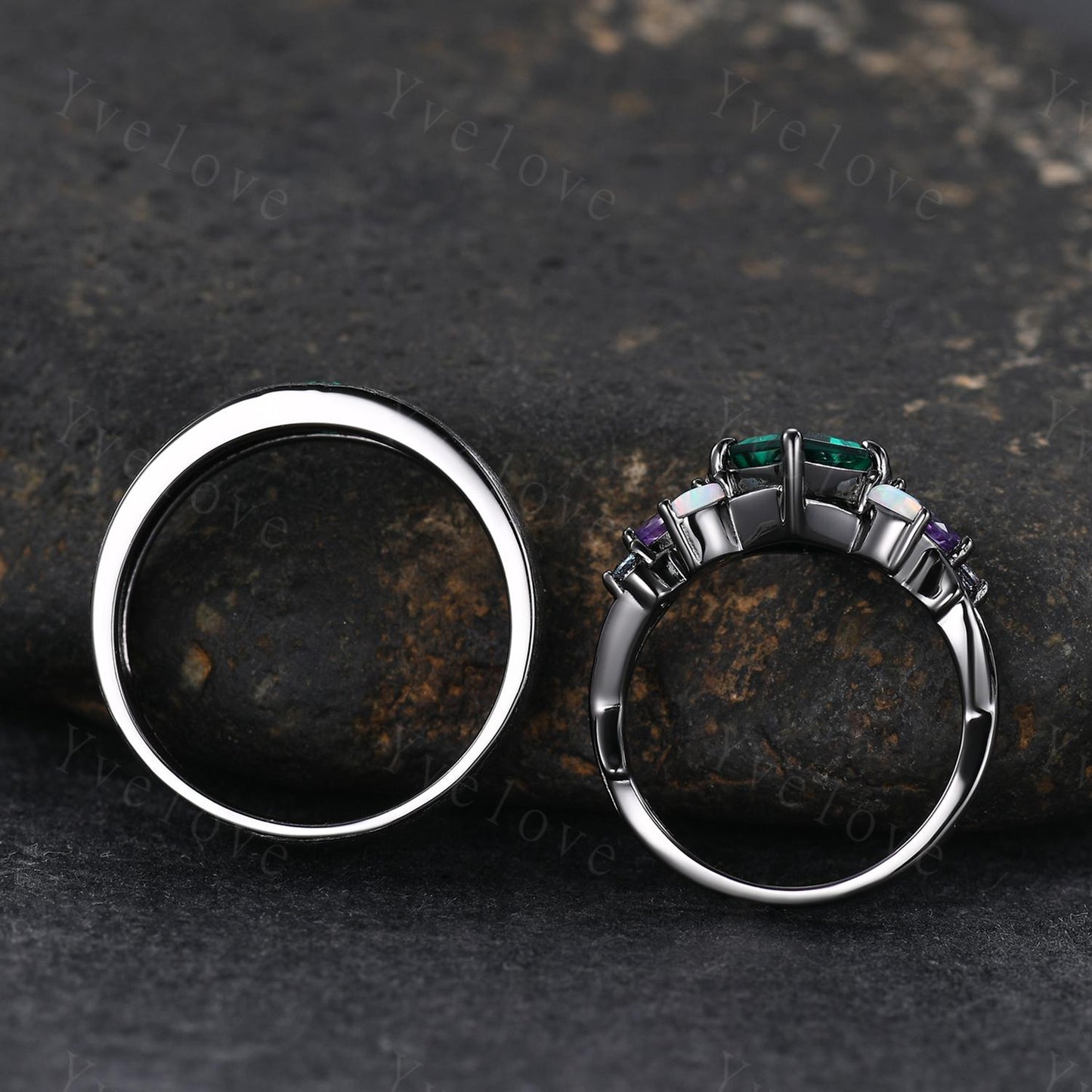 Green Emerald Couple Rings Black Gold His and Hers Wedding Band Birthstone Couple Ring Set Green Gems Couple ring Gothic Bridal Promise Gift