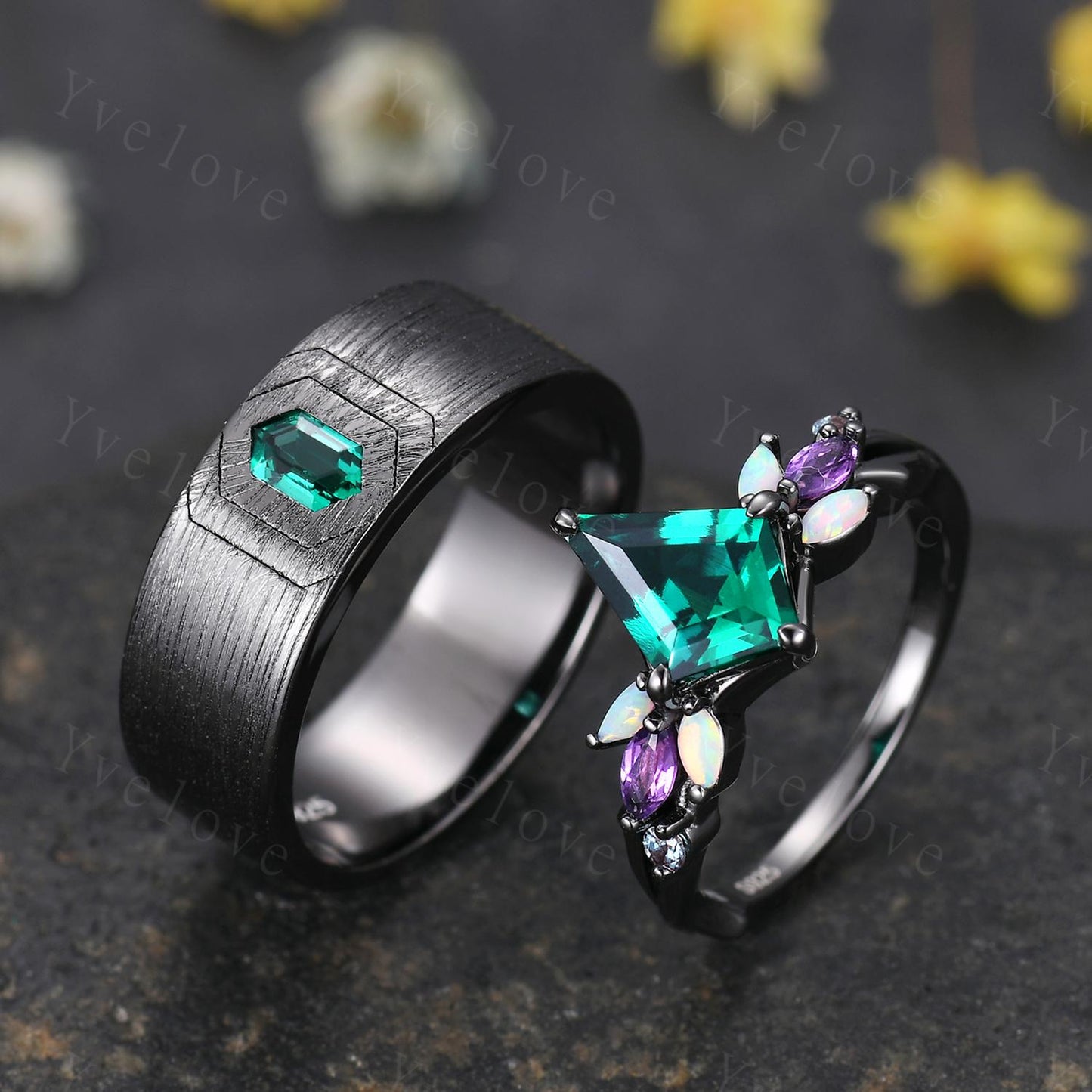 Green Emerald Couple Rings Black Gold His and Hers Wedding Band Birthstone Couple Ring Set Green Gems Couple ring Gothic Bridal Promise Gift