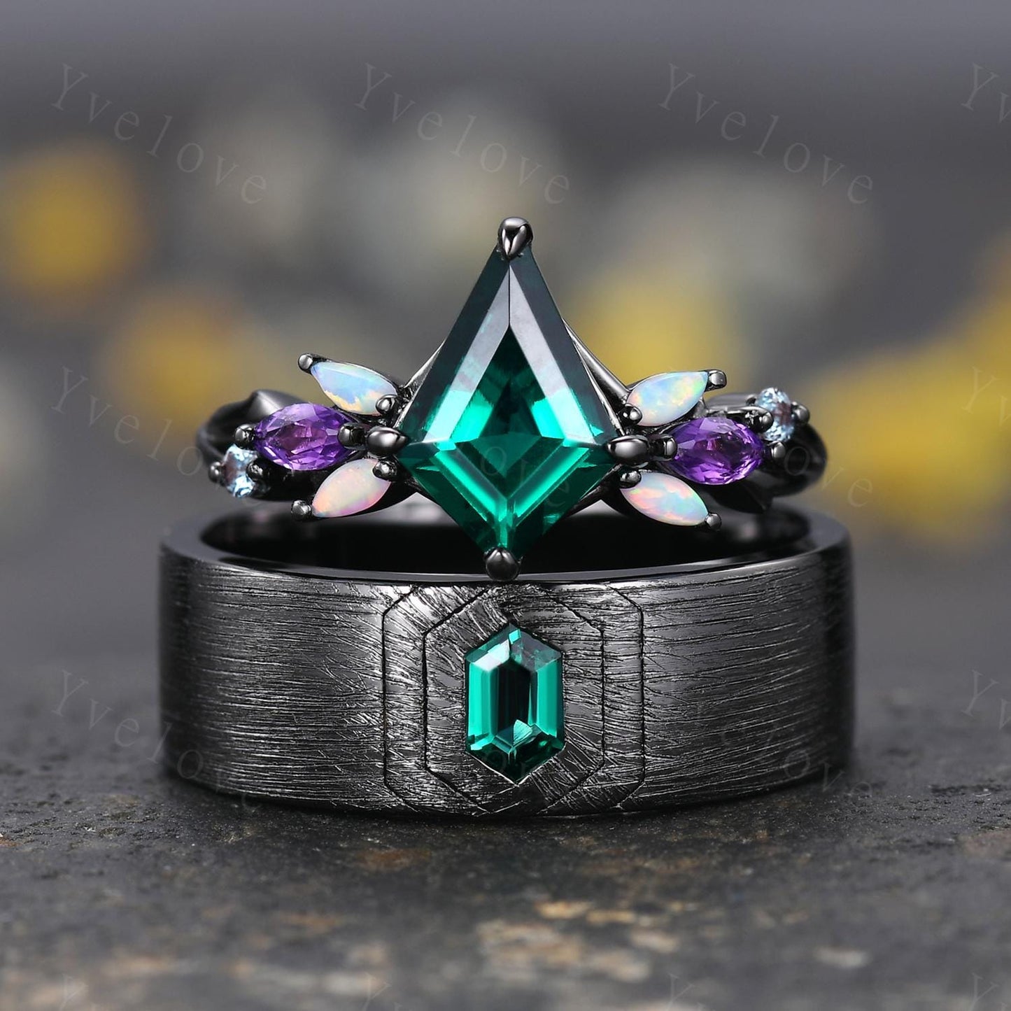 Green Emerald Couple Rings Black Gold His and Hers Wedding Band Birthstone Couple Ring Set Green Gems Couple ring Gothic Bridal Promise Gift