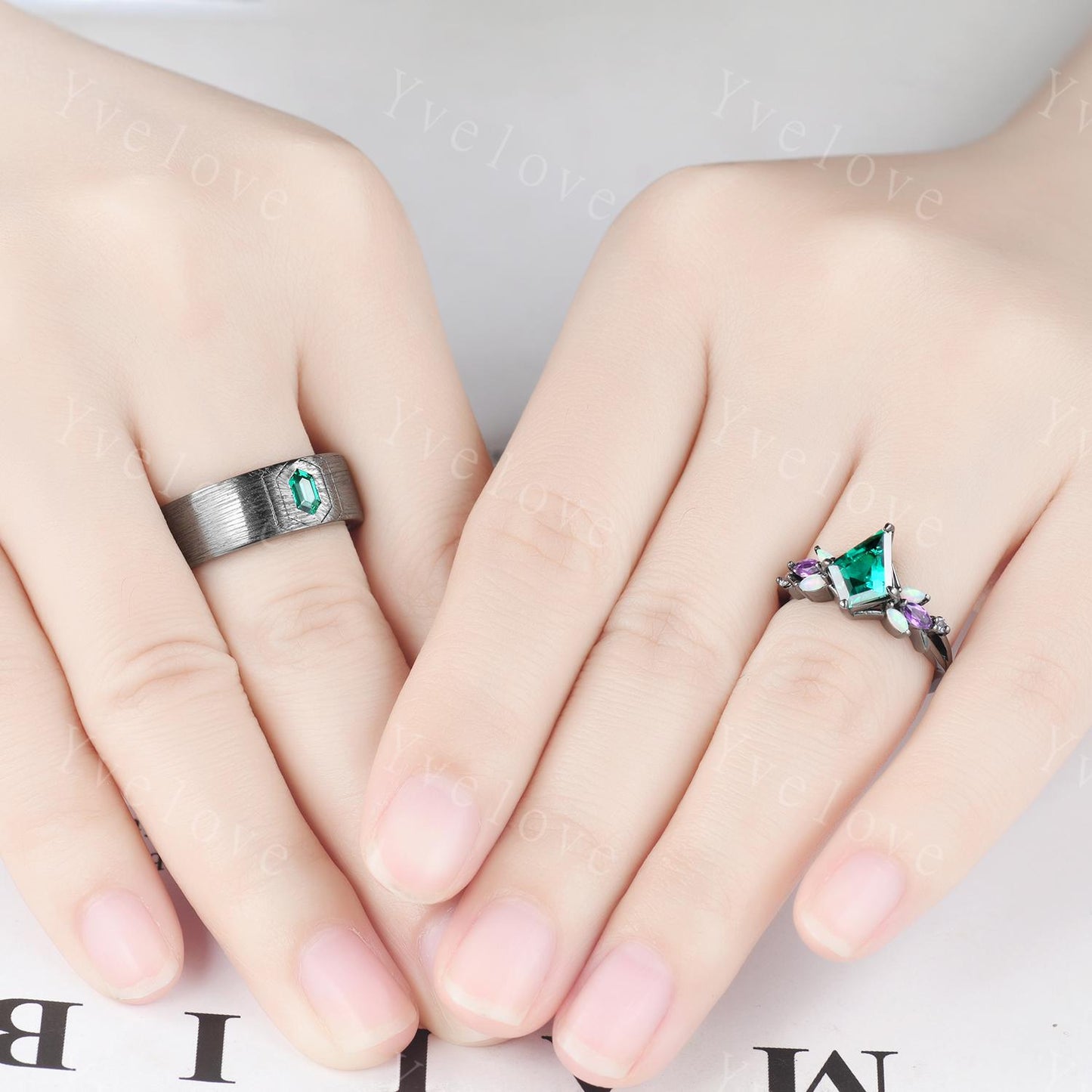 Green Emerald Couple Rings Black Gold His and Hers Wedding Band Birthstone Couple Ring Set Green Gems Couple ring Gothic Bridal Promise Gift