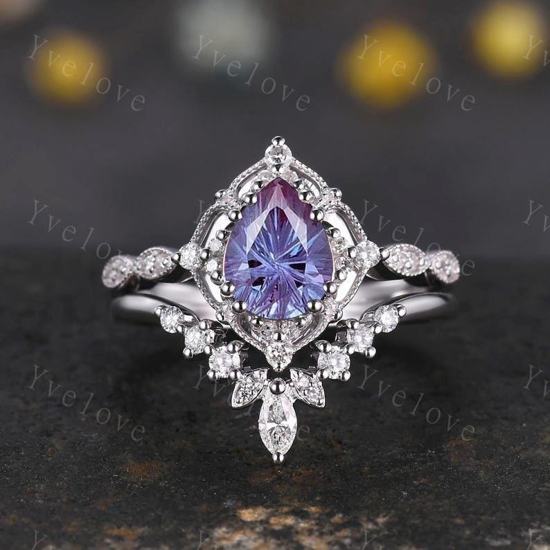 Vintage Pear Alexandrite Engagement Ring,Firework Cut Alexandrite Ring,14K Gold Ring,Unique Women Moissanite Promise Ring For Her,Handmade