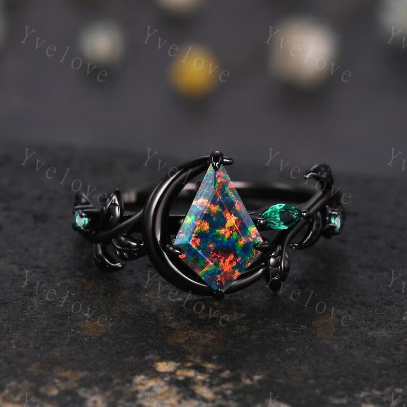 Kite Cut Black Fire Opal Engagement Ring Set Moon Star 925 Silver Band Green Emerald Bridal Ring Promise Ring Opal Jewellery Gifts For Her