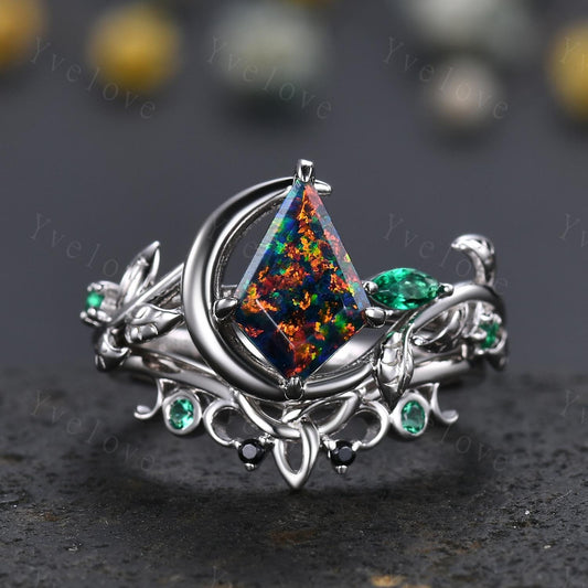 Kite Cut Black Fire Opal Engagement Ring Set Moon Star 925 Silver Band Green Emerald Bridal Ring Promise Ring Opal Jewellery Gifts For Her